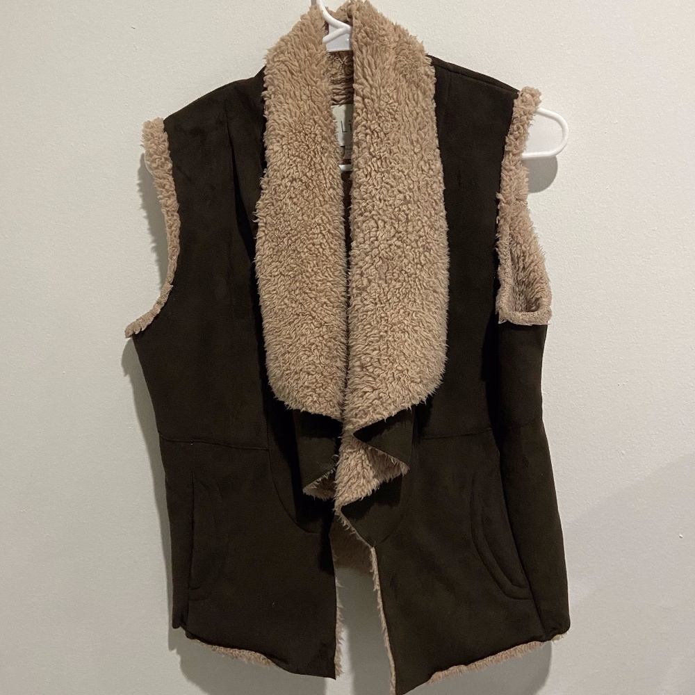 Suade and faux fur vest